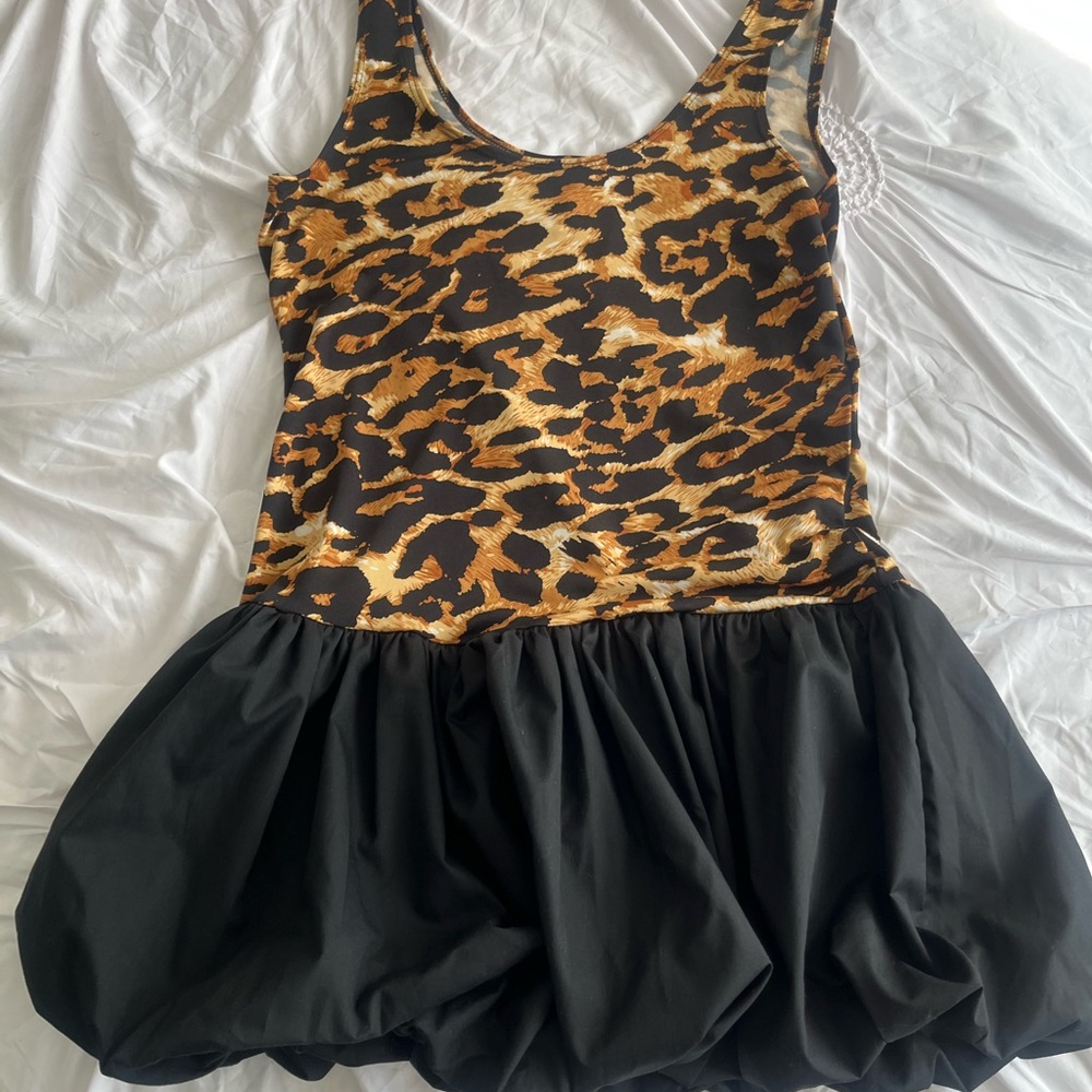 NWT Leopard Print and Black Bubble Dress. 🐆 🌻